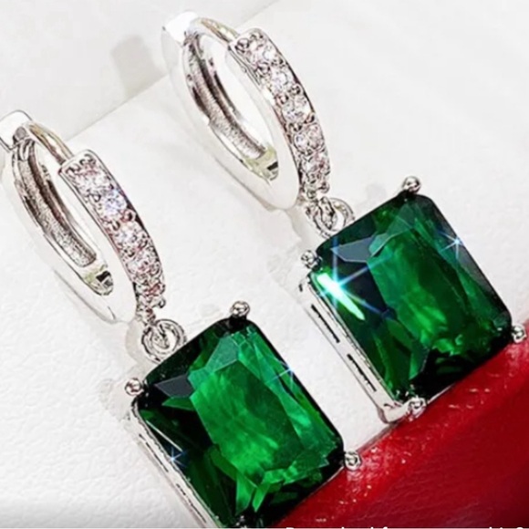 N/A Jewelry - Silver Huggie with Green Emerald Cut Drop (1 1/4) Earrings - New